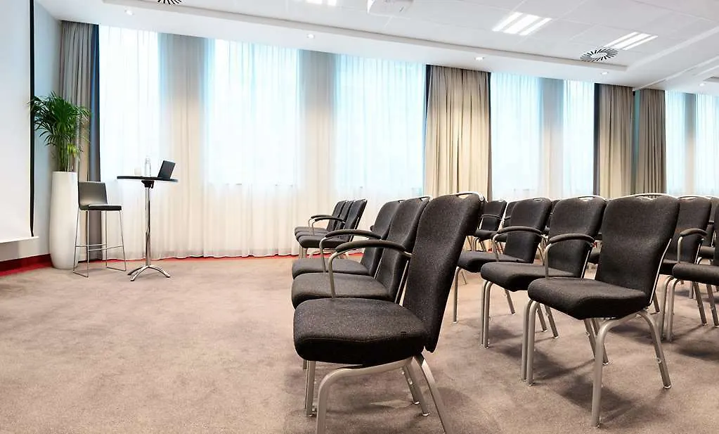 Park Inn By Radisson Brussels Centre Midi Saint-Gilles Otel