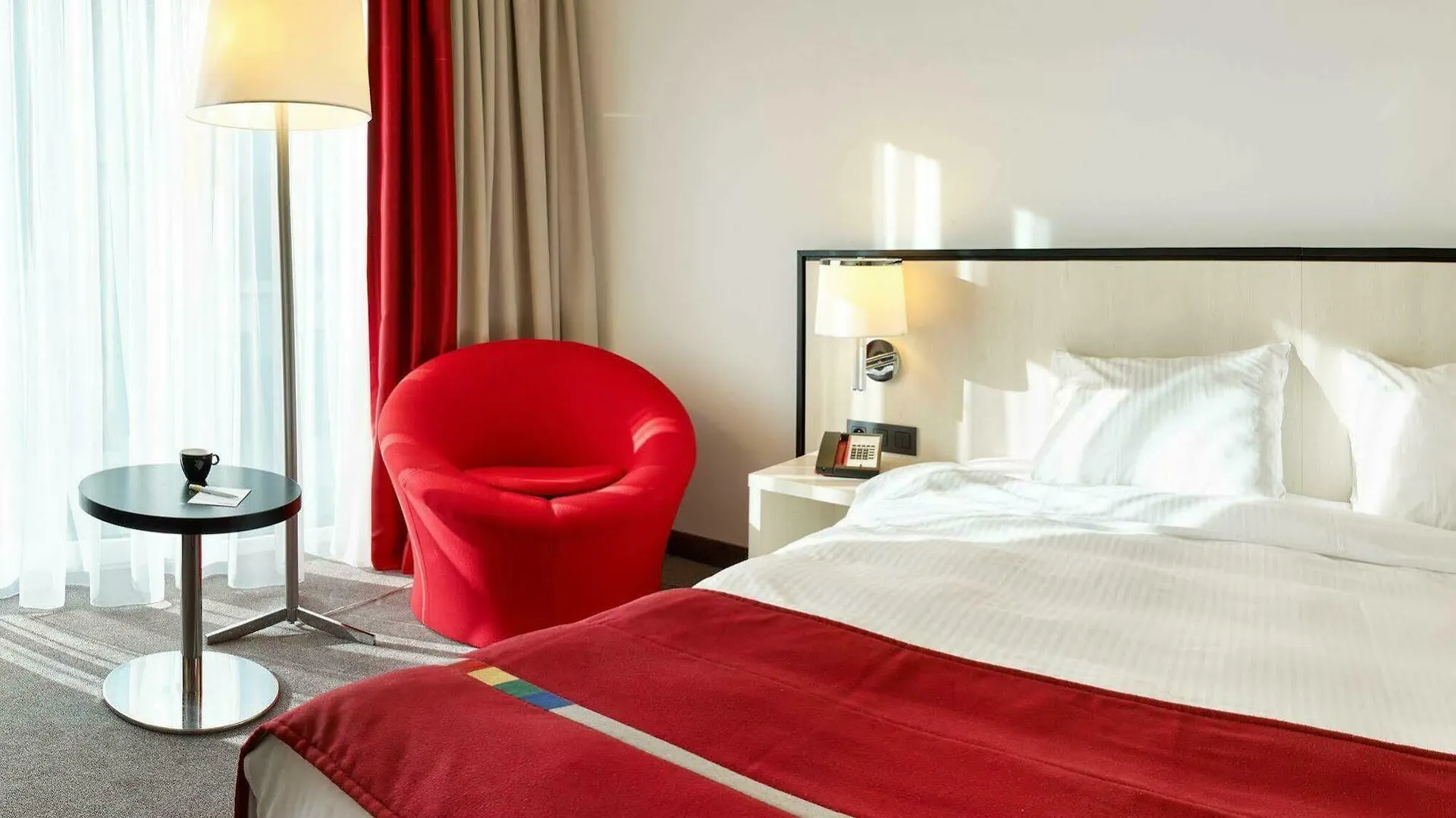 *** Otel Park Inn By Radisson Brussels Centre Midi Saint-Gilles Belçika